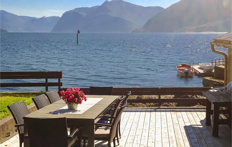 Ferienhaus für 9 Personen mit Terrasse in Skodje