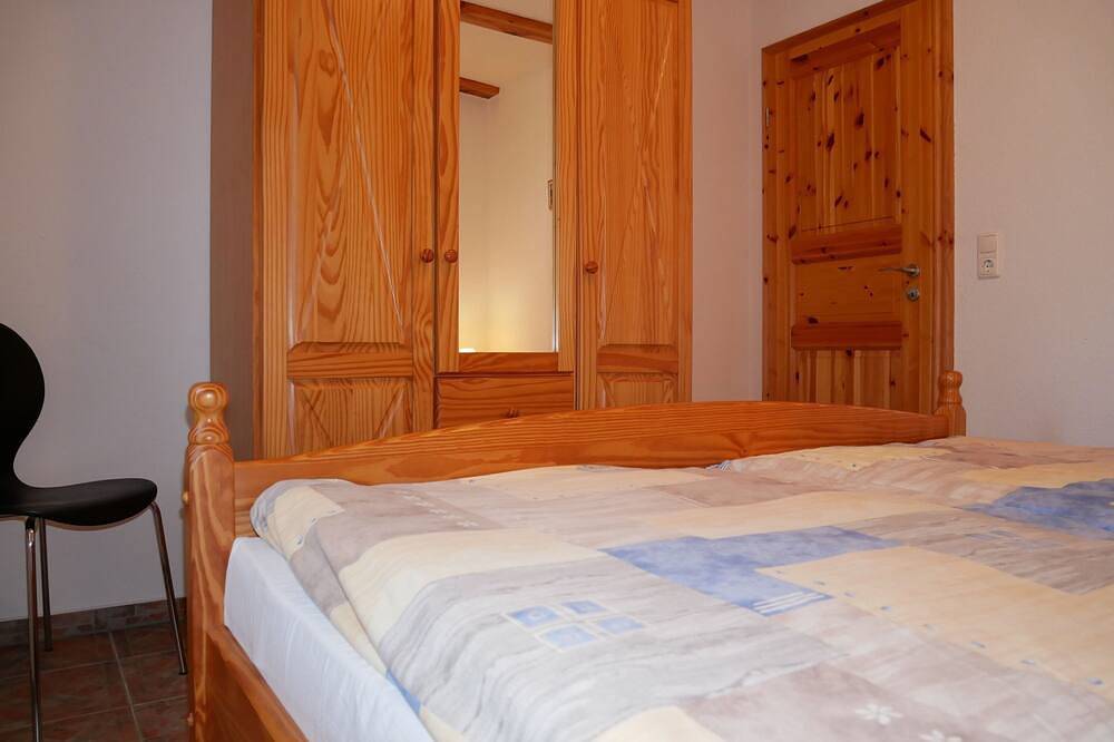 Entire apartment, Apartment with terrace - Schwalbenhof Görke, quiet location, balcony or terrace in Dargen, Usedom