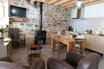 Gîte pour 4 personnes, avec jardin à Siguer