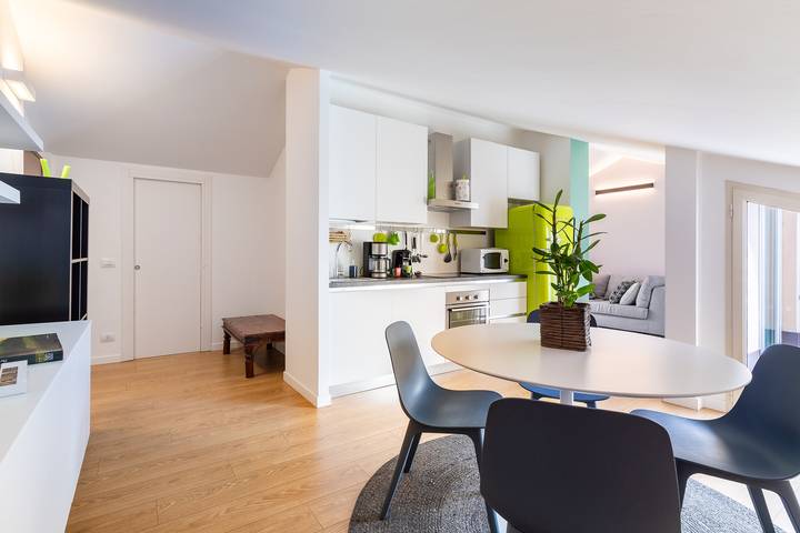 Appartamento intero, Modern Apartment Double Terrace and Free Parking in Alba, Langhe