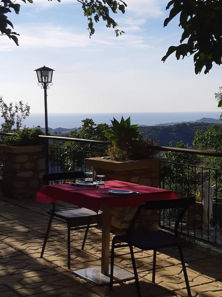 Appartamento per 2 persone, con terrazza e piscina in Badolato