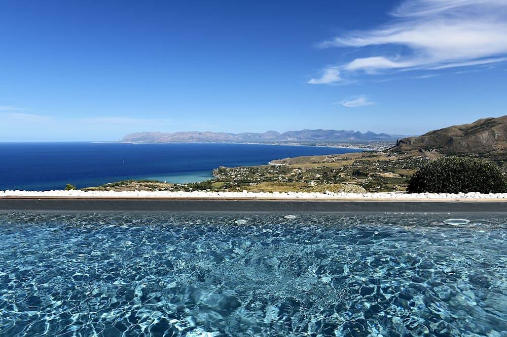 Villa Fenice Breathtaking Panoramic View in Scopello Sicily up to 10 people Pool in Custonaci, Province de Trapani