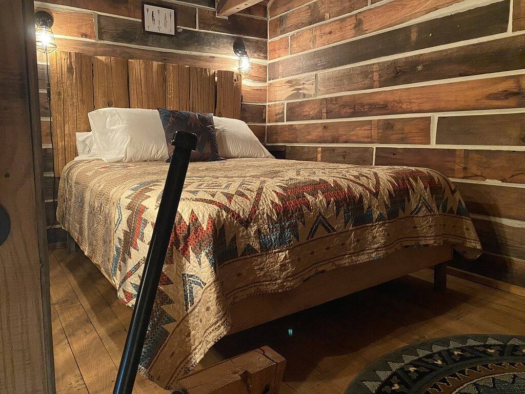 Contemporary Glamping with Native American Appeal! in Union County (IL)