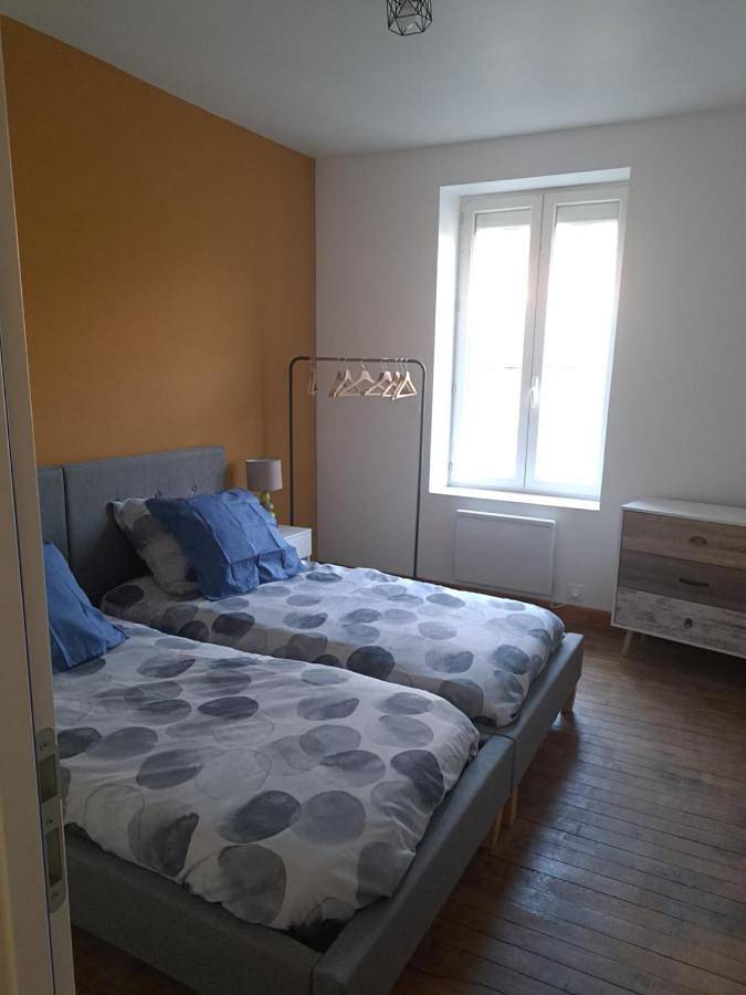 Gîte pour 4 personnes, avec terrasse et vue à Haybes