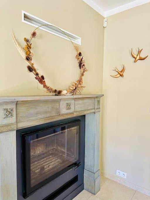 Location de vacances pour 10 personnes, avec vue ainsi que piscine et jardin à Rougiers - 4