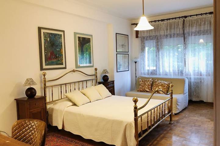 Apartamento entero, Comfortable, spacious, bright, and centrally located. Three double bedrooms in Mestre, Venecia