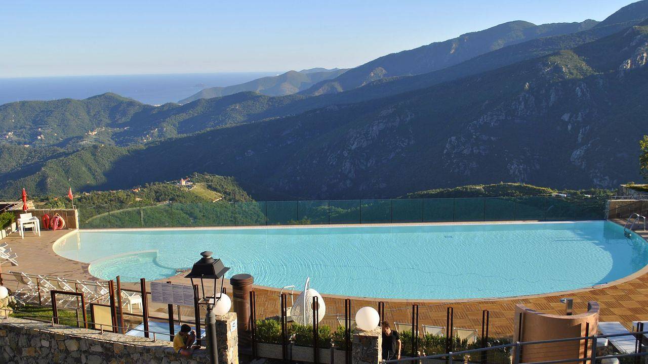 Entire holiday apartment, Ferienwohnung für 4 Personen (40 m²) in Magliolo in Magliolo, Ligurian Alps