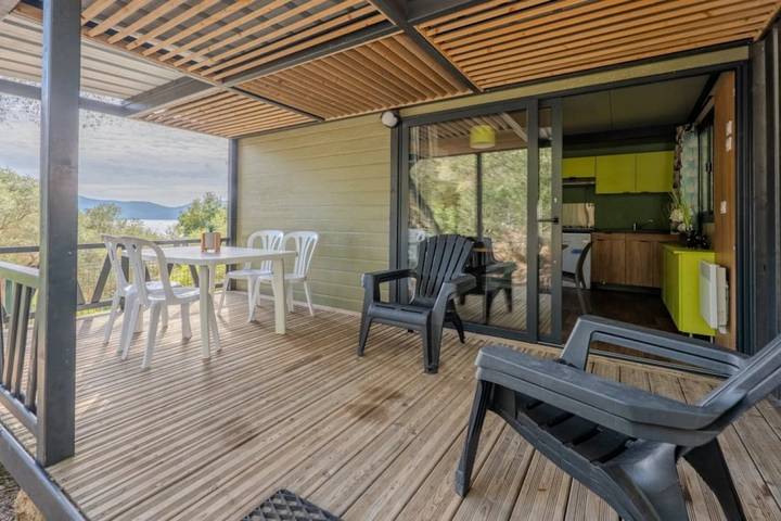 Gîte pour 5 personnes, avec jacuzzi ainsi que terrasse et bassin pour enfant à Olmeto - 4