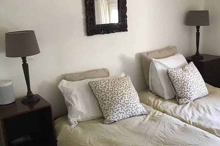 Location de vacances pour 6 personnes, avec terrasse ainsi que jardin et piscine, animaux acceptés à Valbonne - 2