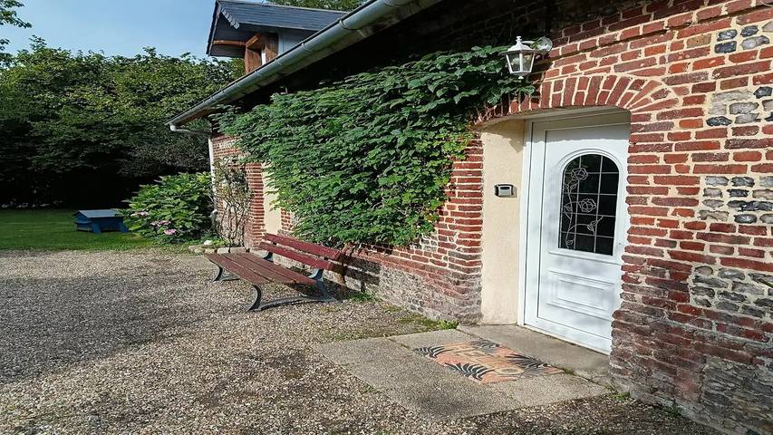 Location de vacances pour 4 personnes, avec jardin à Les Grandes-Ventes