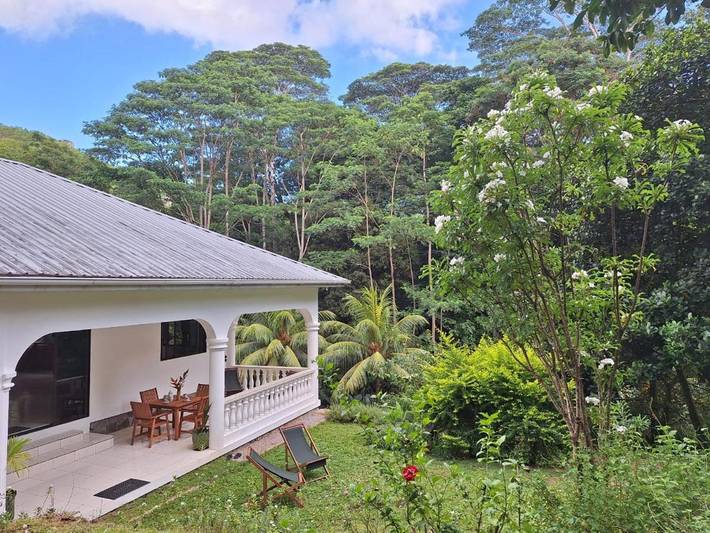 Location de vacances pour 6 personnes, avec jardin dans Takamaka