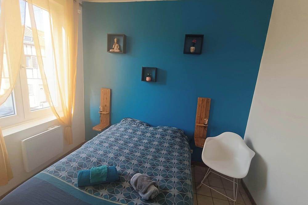 Entire apartment, 2 Pièces Calme Stationnement Gratuit Wi-fi Haut Débit in Châlons-en-Champagne, Marne