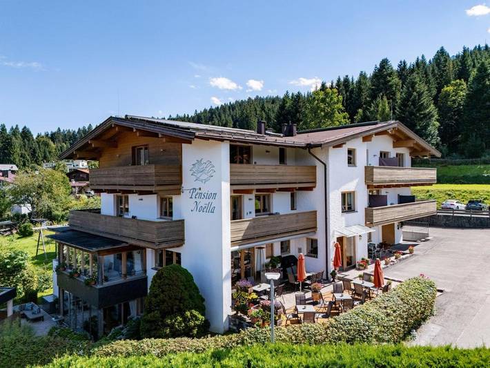 BnB für 4 Personen, mit Ausblick und Garten in Sankt Johann in Tirol