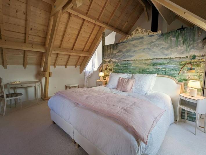 Location de vacances pour 2 personnes, avec Jacuzzi et Terrasse ainsi que Jardin et Vue à Fléré-la-Rivière