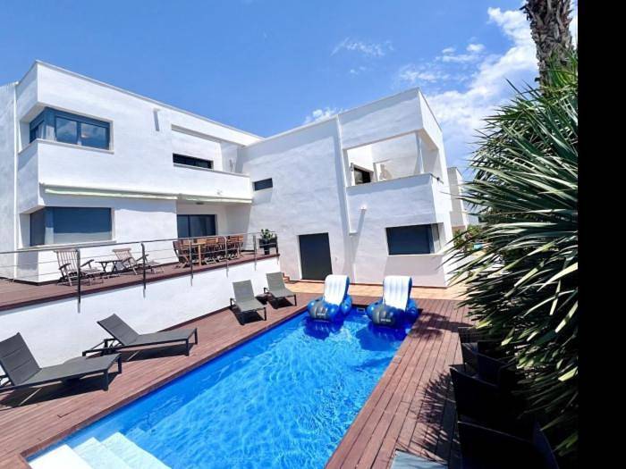 Villa pour 10 personnes, avec piscine et jardin à Calafell