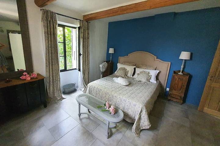 Rare product: Top-of-the-range Provencal farmhouse in the heart of the vineyards in Villedieu, Vaucluse