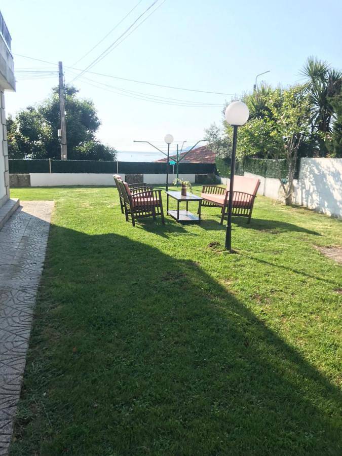 Playa y Piscina en Nigrán in Praia América, Nigrán