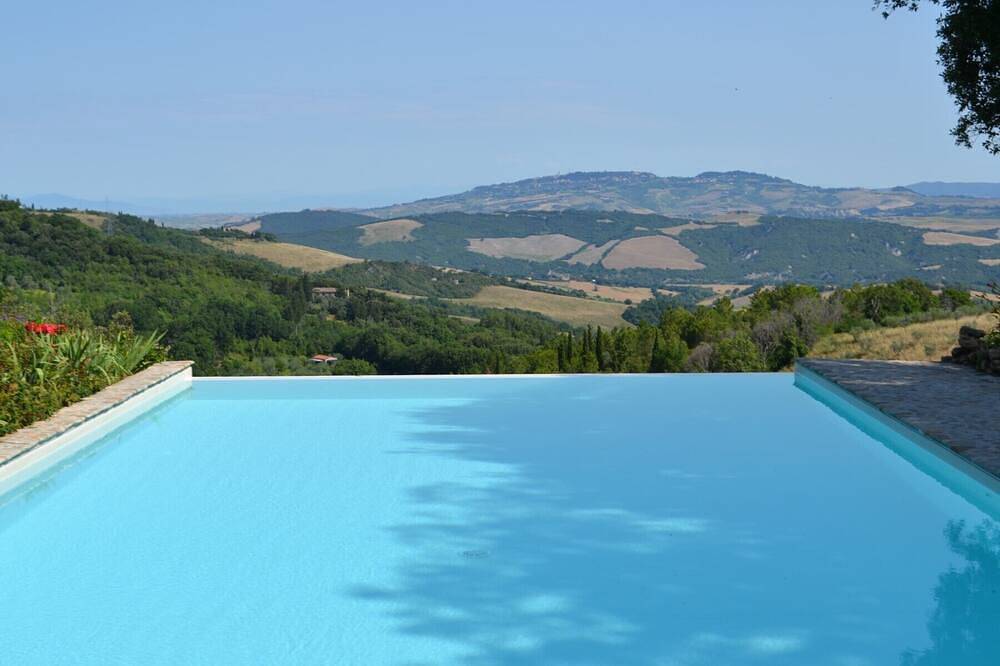 Ganze Wohnung, Urlaub, wo die Toskana noch authentisch ist. Rustico 16.Jh Infinity Pool: Leccio in Pomarance, Riserva Naturale di Monterufoli
