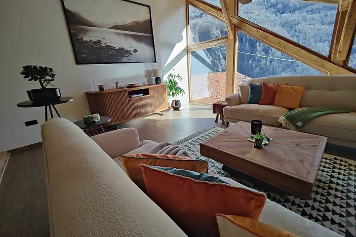 Gîte pour 8 personnes, avec jardin et terrasse, animaux acceptés à Saint-Jean-de-Belleville - 3