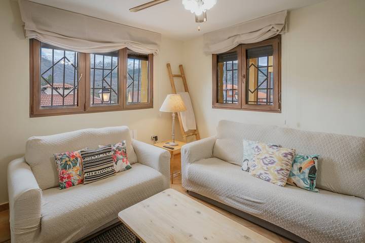Casa rural con piscina para 10 personas en Castilla y León