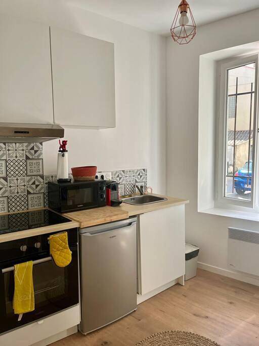 Appartement entier, One-Bedroom Apartment in Salon-de-Provence, Côte méditerranéenne (France)