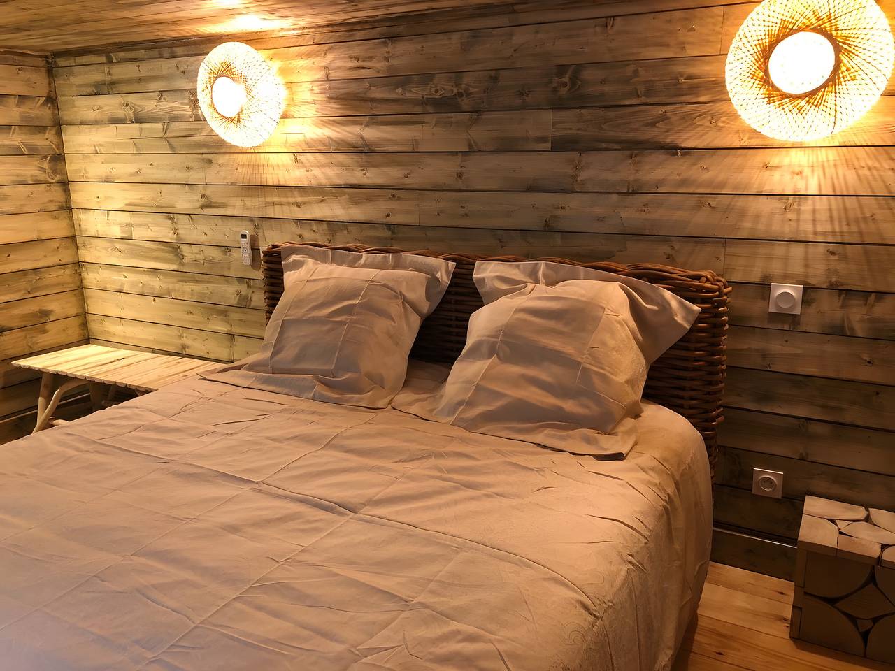 Les Crouquets - Cabane Spa Des Noyers in Jayac, Périgord Noir