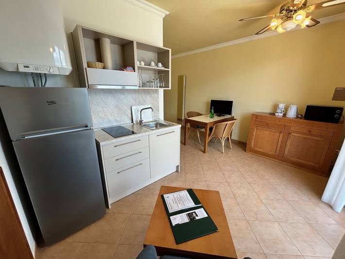 Ferienwohnung für 2 Personen, mit Kinderpool und Balkon sowie Seeblick in Pieve - 4