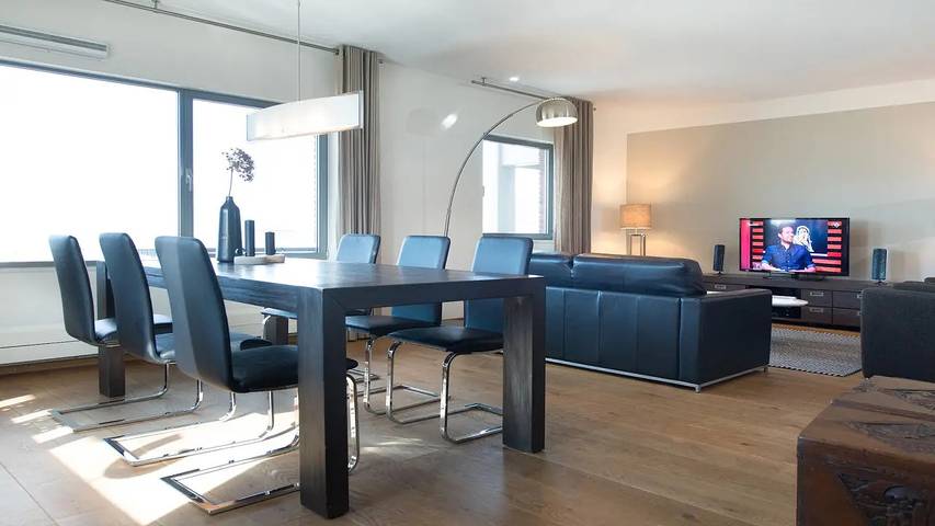 Appartement voor 7 personen, met balkon in Den Haag