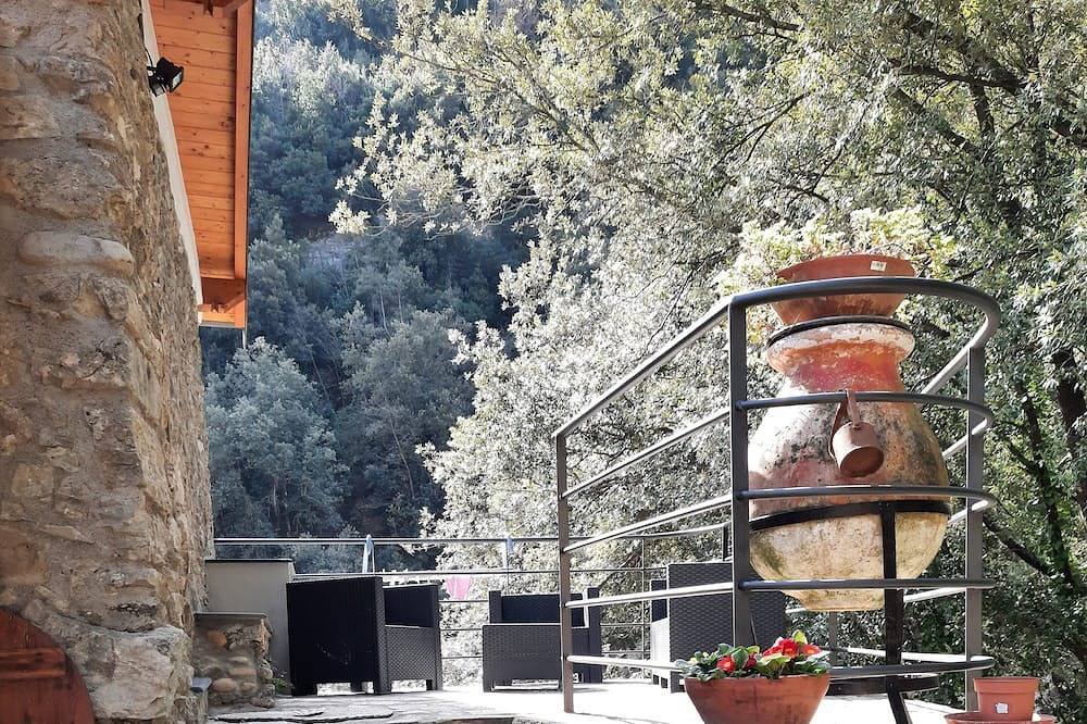 House by the River, fantastic rustic in nature in Airole, Alpes liguriennes