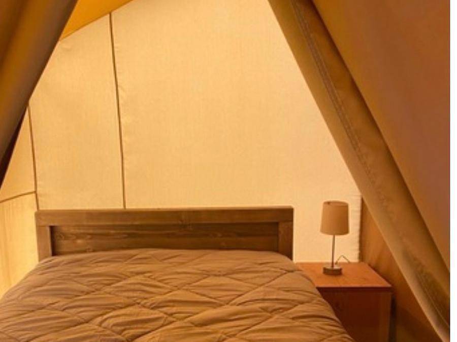 Camping Le Rivage - Tente en toile et en bois 4 personnes - Tente Safari in Quettehou, Région de Cherbourg