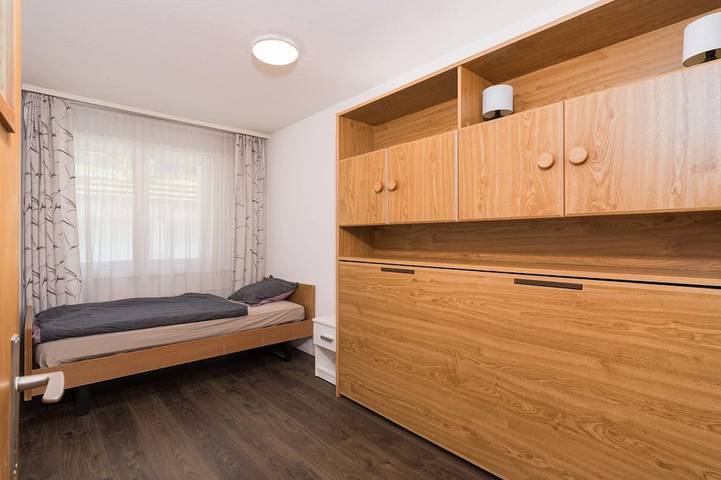 Ganze Wohnung, Helle 2-Zimmer in Davos mit Parkplatz und Balkon in Davos Platz 1, Davos
