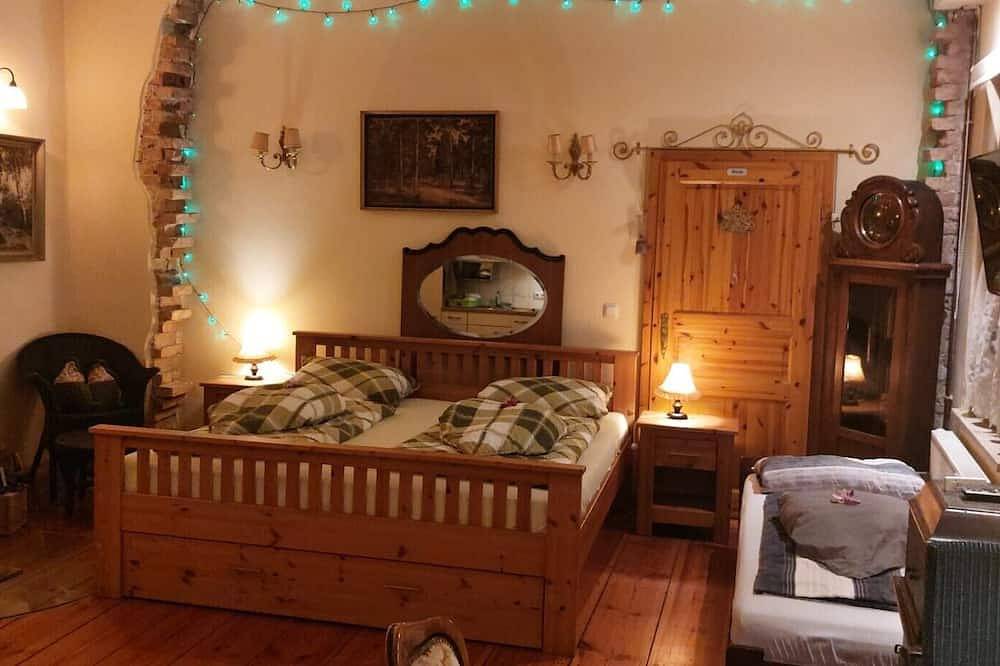 Ganze Wohnung, Apartment 'Romantika 3' mit Gemeinschaftspool, Garten und Wlan in Babelsberg, Potsdam und Umgebung