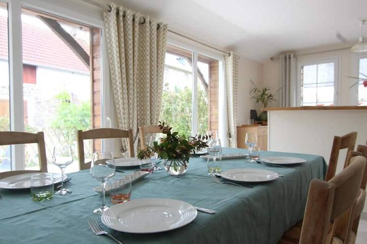 Gîte pour 6 personnes, avec jardin à Saint-Aubin-des-Préaux