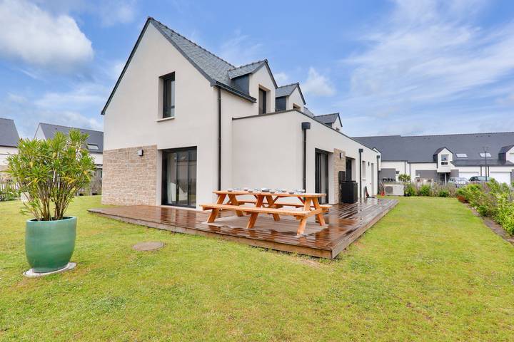Location de vacances pour 10 personnes, avec jardin et terrasse à Saint-Philibert - 2