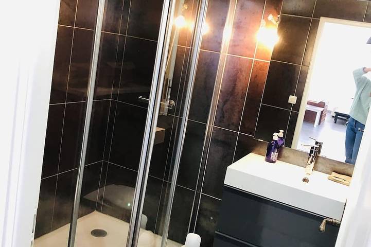 Maison Cosy 600 m de la plage, # Draps, ménage,serviettes toilette inclus. in Agon-Coutainville, Région de Coutances