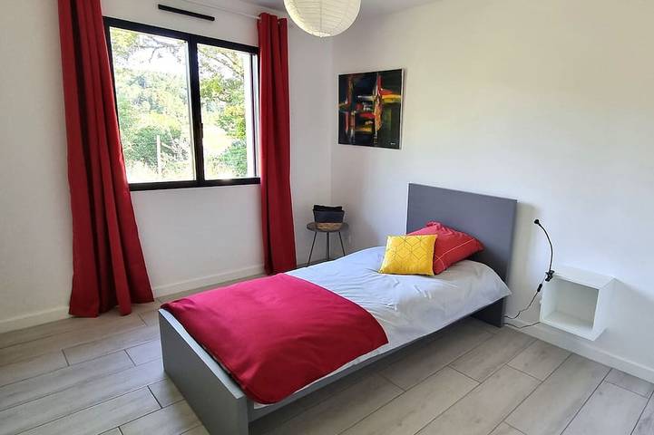 Location de vacances pour 4 personnes, avec jardin et terrasse à Saint-Julien-du-Serre - 3