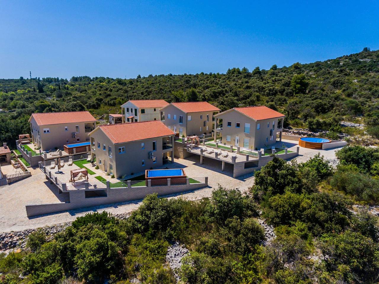 Ganze Wohnung, Luxuriöses Apartment mit Pool, Balkon, Grill & Klimaanlage in Drvenik Veliki, Drvenik Mali und Veli