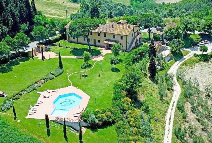 Rustico per 4 persone, con Balcone e Terrazza nonché Giardino e Piscina a San Miniato
