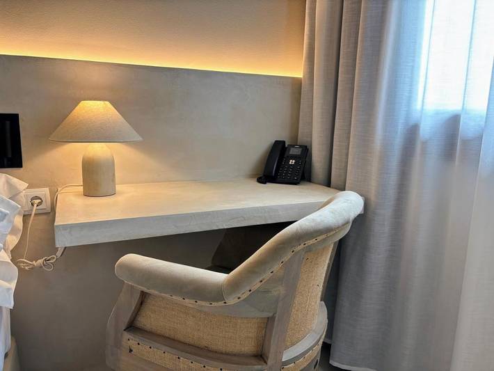 Hôtel pour 2 personnes, avec jacuzzi et jardin à Vic - 2