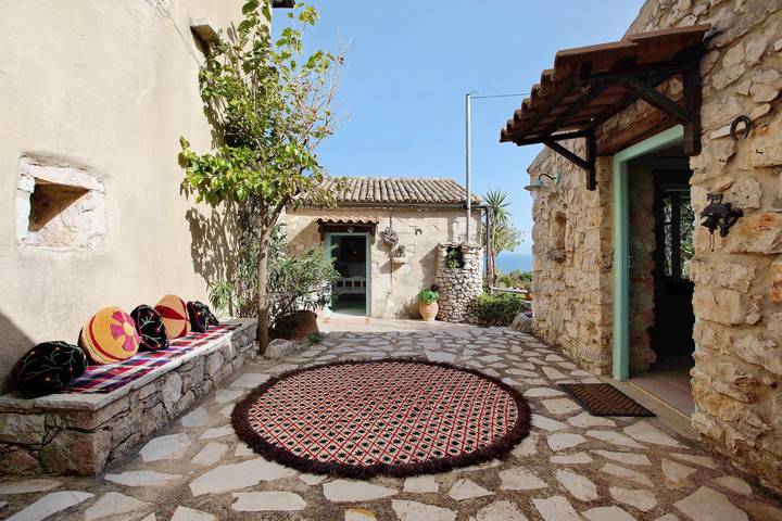 Greek Stone House 'Sira Stonehouse 3' with Sea View, Wi-Fi and Air Conditioning in Agios Nikolaos (Zakynthos), Zakynthos