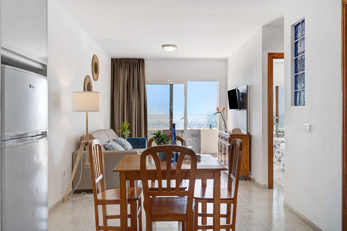 Entire apartment, Holiday Apartment “Callao Beach 2” with Sea View, Terrace & Wifi in Punta de las Mujeres, Haría