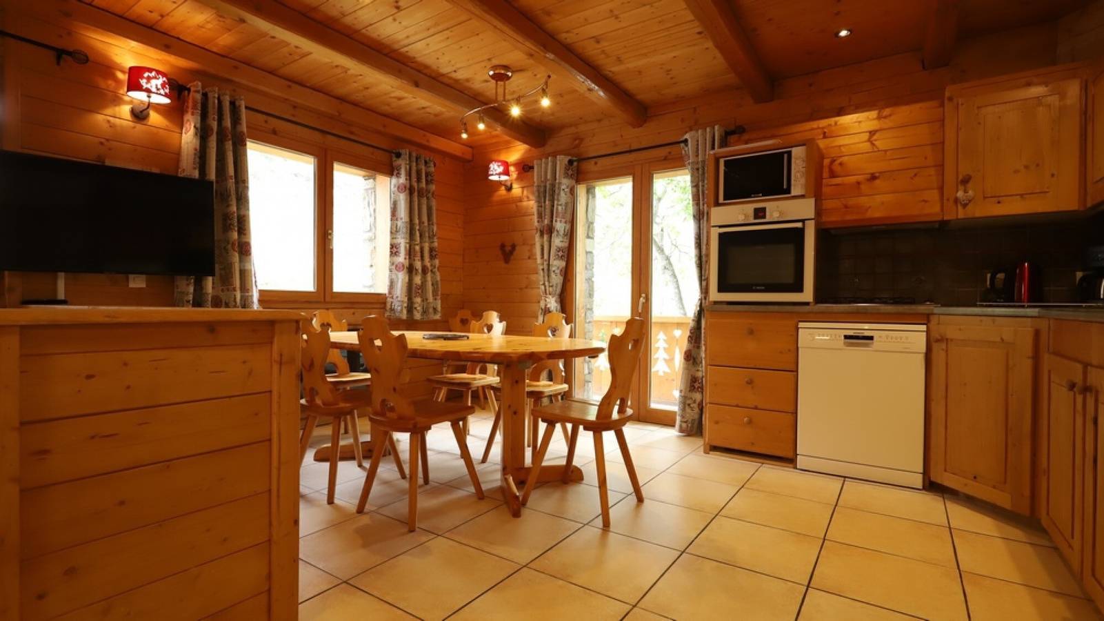 Entire apartment, Apartment 'Chalet Alpaga 6' with Mountain View, Shared Garden and Wi-Fi in Bonneval-sur-Arc, Saint-Jean-de-Maurienne region