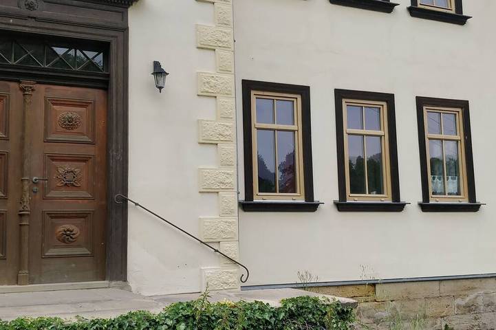 Ganze Wohnung, Komfortable Ferienwohnung in Paulinzella mit Großem Garten in Königsee-Rottenbach, Ostthüringen