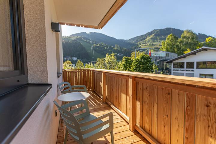 Ferienwohnung für 4 Personen, mit Balkon und Terrasse in Zell am See - 2