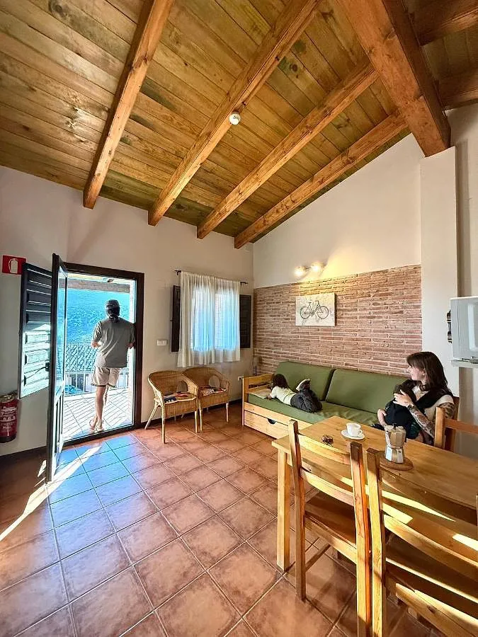 Aparthotel para 6 personas, con vistas y terraza además de jardín y piscina, Se admiten mascotas - 1