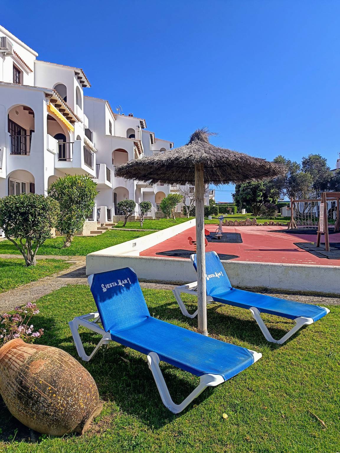 Apartamento entero, Apartamento 'Magda - Cala En Porter' con piscina privada, Wi-Fi y aire acondicionado in Cala en Porter, Municipio de Alaior