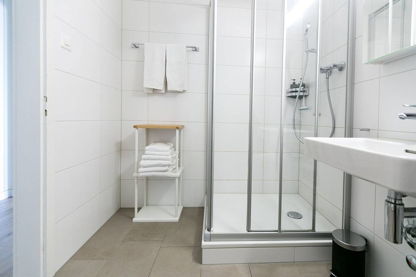 Appartamento intero, Modern flat w Netflix  balcony   top location in Lucerna, Lago dei Quattro Cantoni
