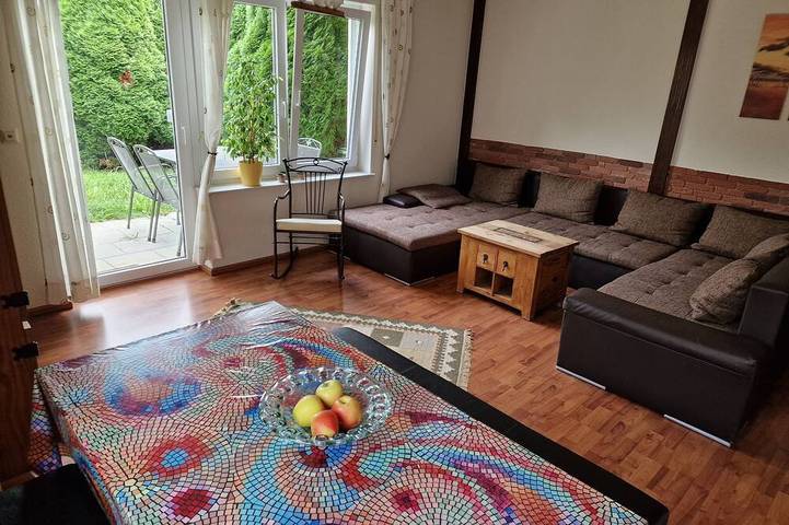 Ferienwohnung für 5 Personen, mit Garten, mit Haustier in Reichartshausen