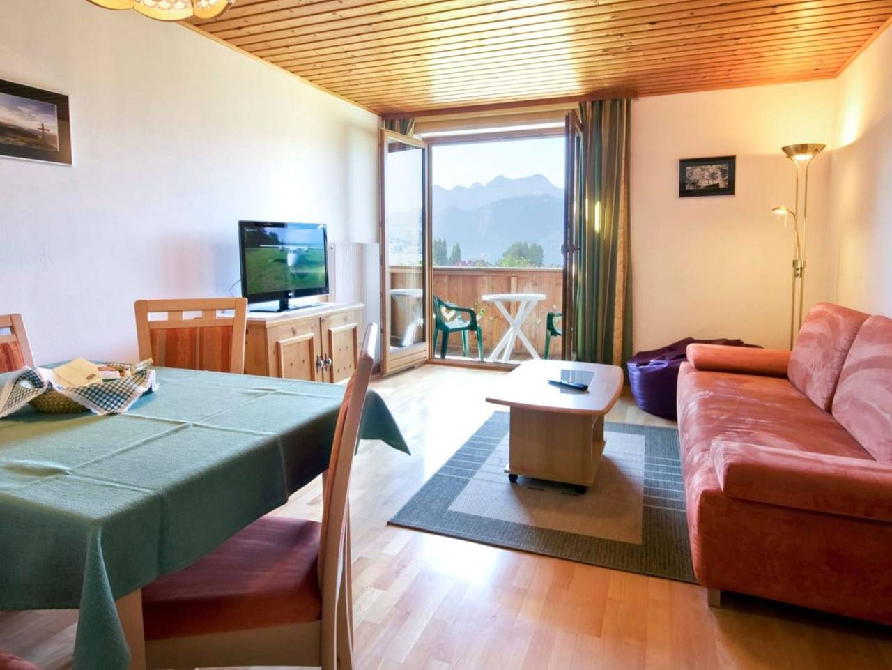 Ganze Ferienwohnung, Haslbauer - Familie Resch - Ferienwohnung Eisenau in Salzkammergut-Berge, Steinbach am Attersee