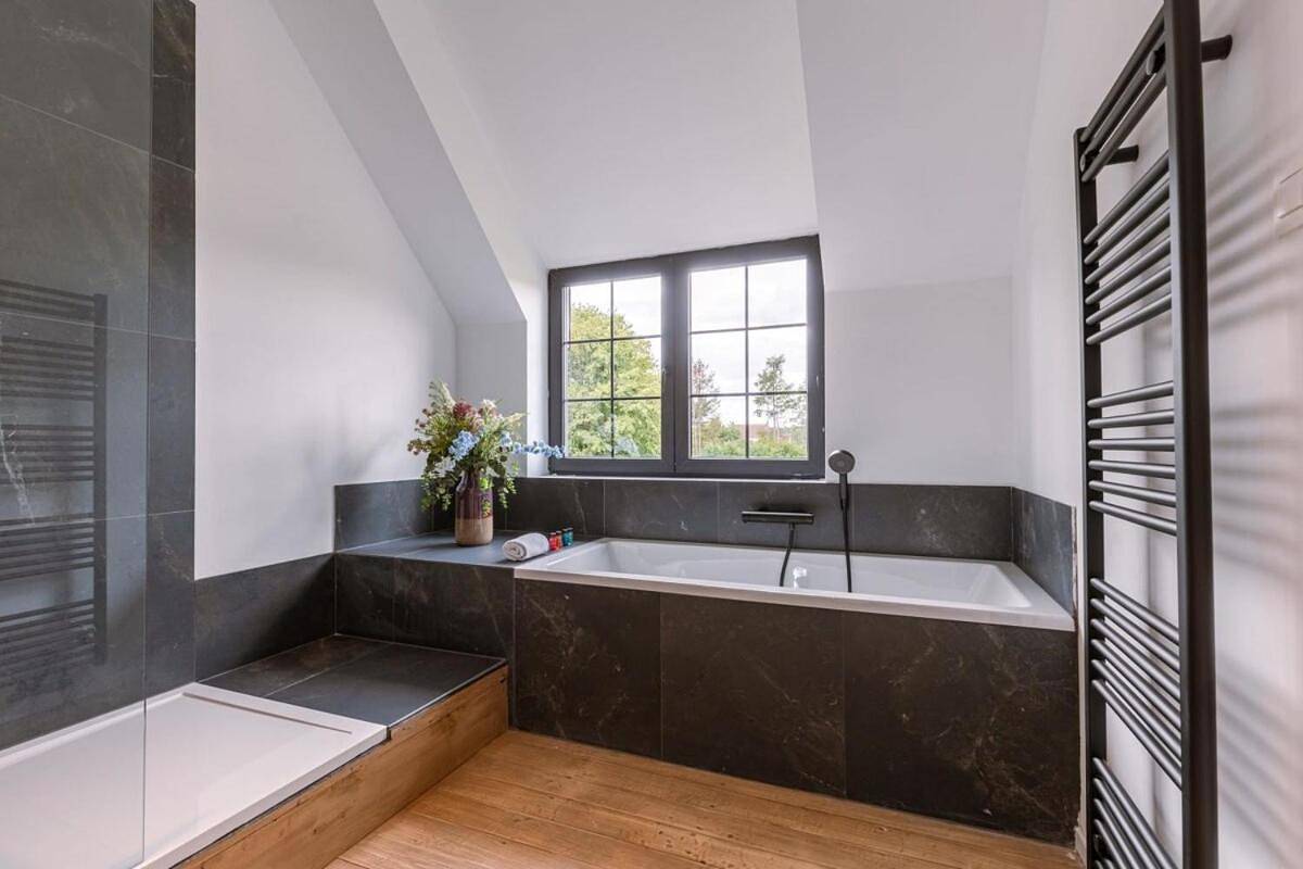 Farmhouse oasis with garden, pond and idyllic surroundings in Beernem, Westflandern